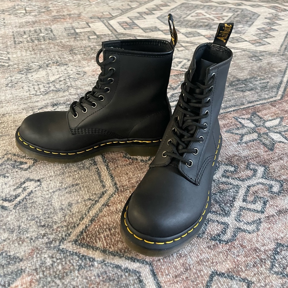DR. MARTENS 1460 Boot